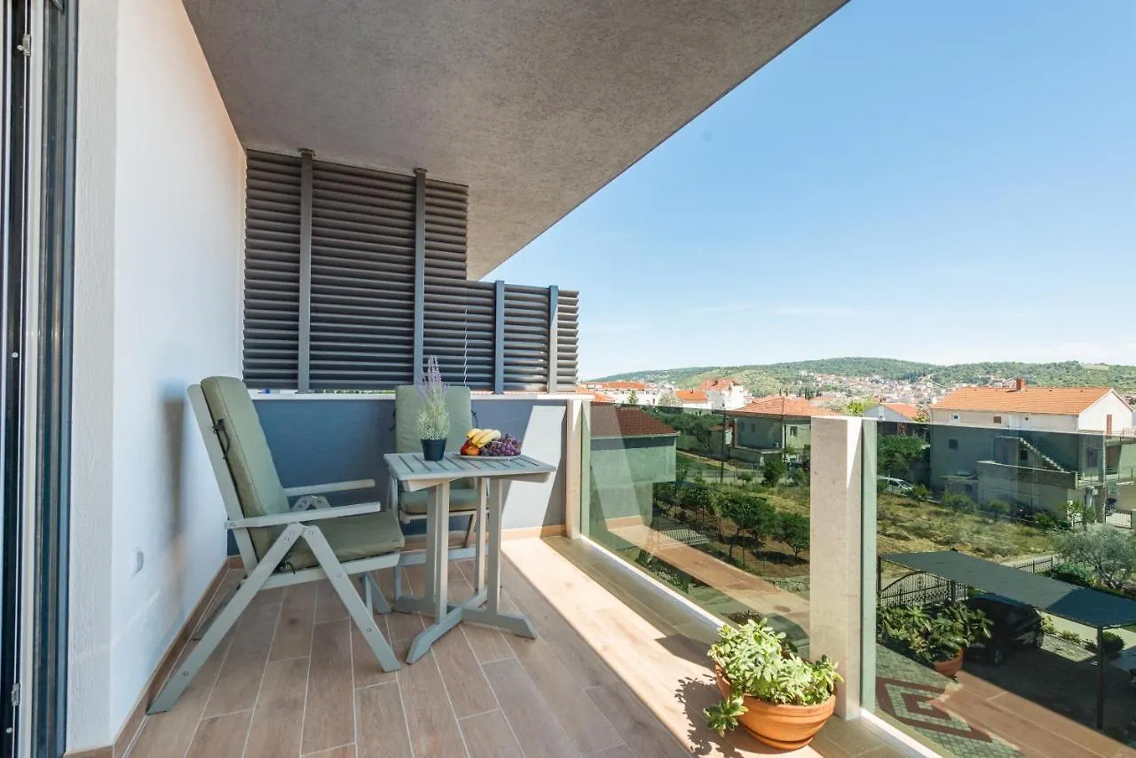 New And Chic Place Near Old Town Of Trogir Apartment