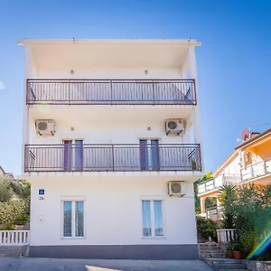 Cheap Tanja Trogir
