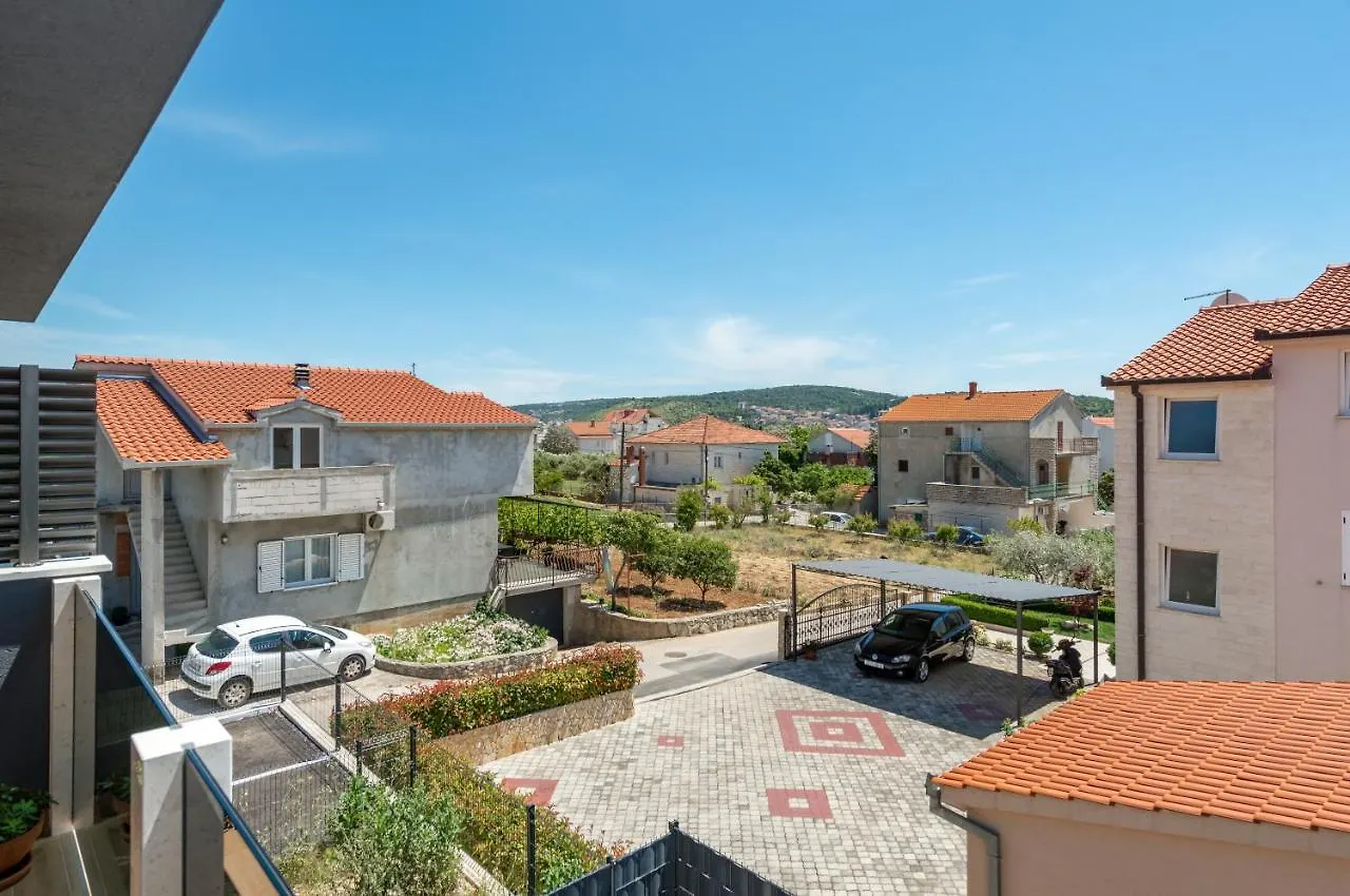 New And Chic Place Near Old Town Of Trogir Apartment
