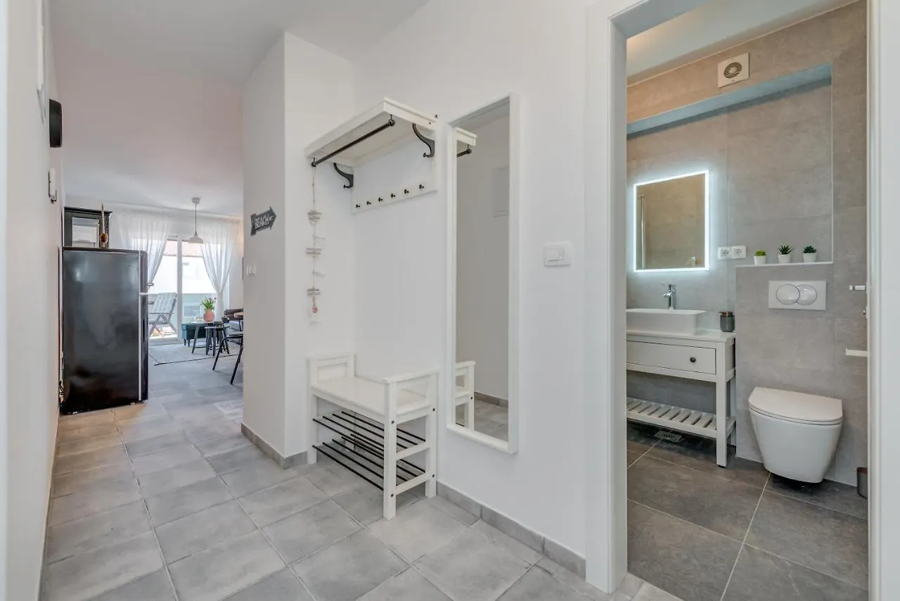 New And Chic Place Near Old Town Of Trogir 0*,
