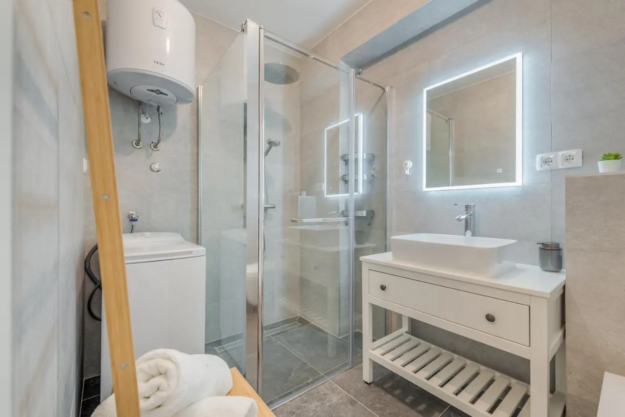 New And Chic Place Near Old Town Of Trogir Apartment