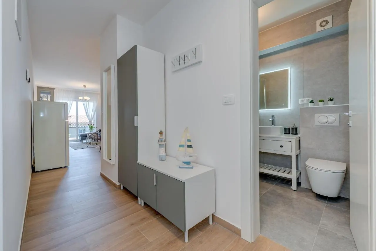New And Chic Place Near Old Town Of Trogir 0*,