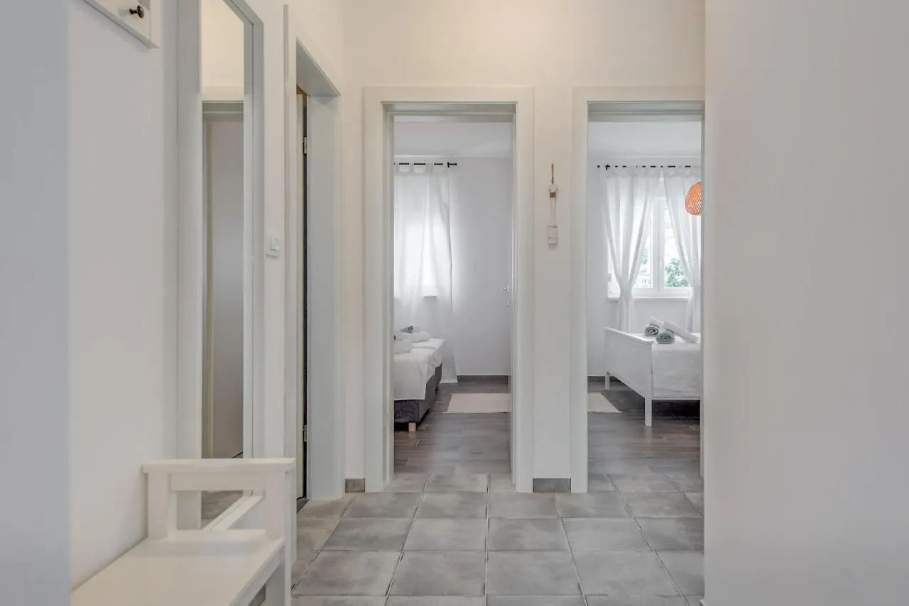 New And Chic Place Near Old Town Of 特罗吉尔